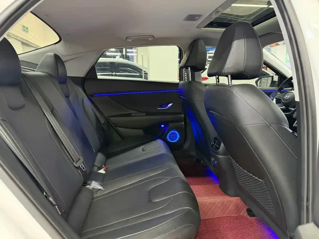 Hyundai Elantra — Фото автомобиля 7