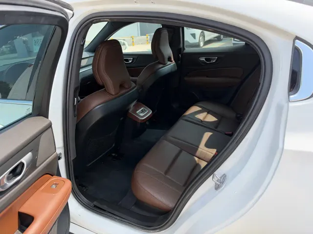 Volvo S60 — Фото автомобиля 4