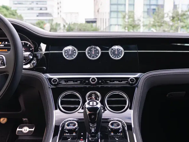 Bentley Continental — Фото автомобиля 22