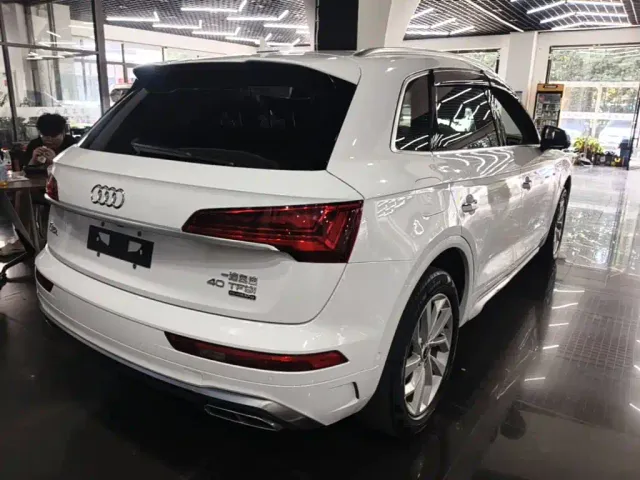 Audi Q5L — Фото автомобиля 6