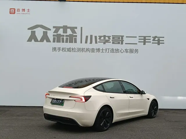 Tesla Model 3 — Фото автомобиля 6