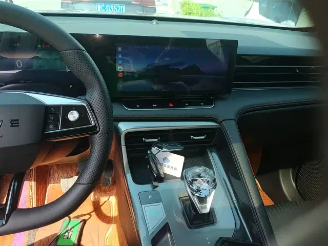 Roewe RX5 — Фото автомобиля 12