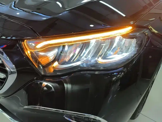 Mercedes-Benz E-Class — Фото автомобиля 23