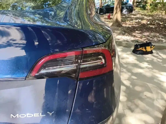 Tesla Model Y — Фото автомобиля 7