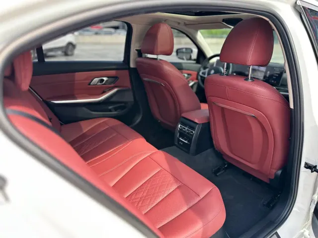 BMW 3 Series — Фото автомобиля 8