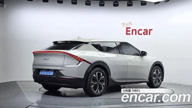 Kia EV6 — Фото автомобиля 2