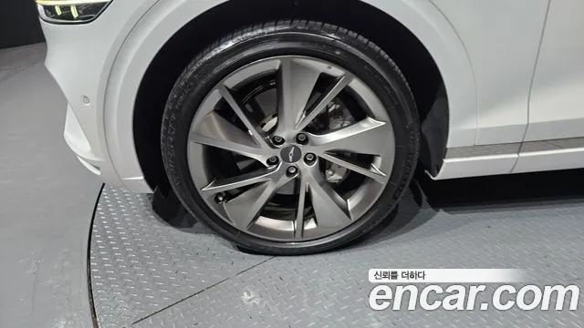 Genesis GV70 — Фото автомобиля 5