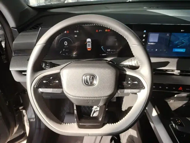 Changan CS75 Plus — Фото автомобиля 10