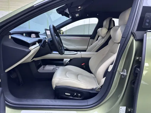 Xiaomi SU7 — Фото автомобиля 8