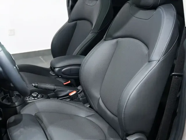 MINI Hatch — Фото автомобиля 14
