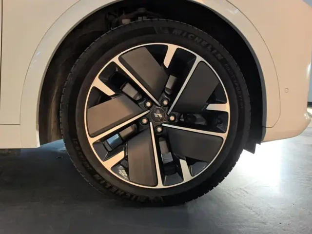 Li Auto L7 — Фото автомобиля 6