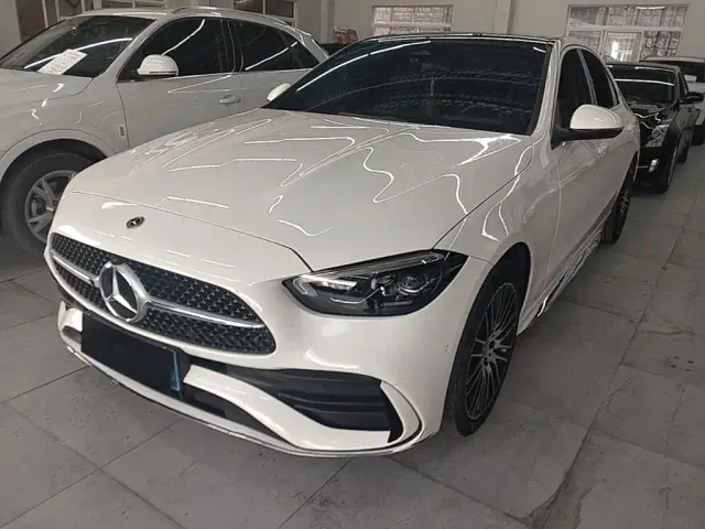 Фотография автомобиля — Mercedes-Benz C-Class