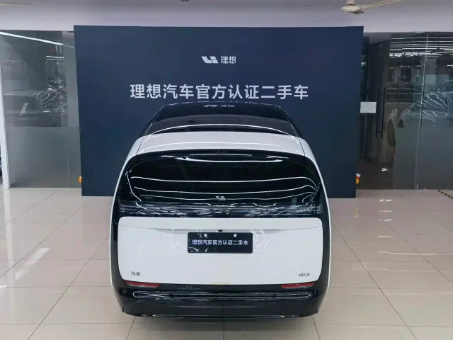 Li Auto MEGA — Фото автомобиля 8