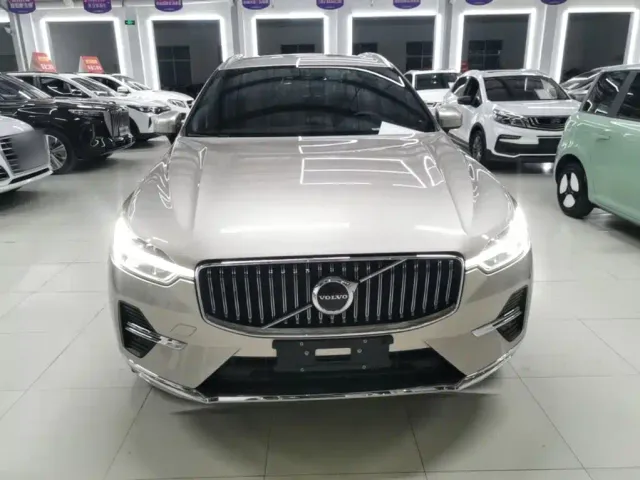 Volvo XC60 — Фото автомобиля 2