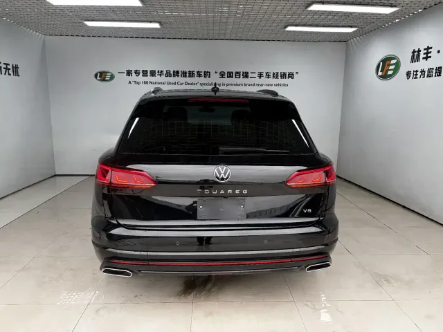 Volkswagen Touareg — Фото автомобиля 6