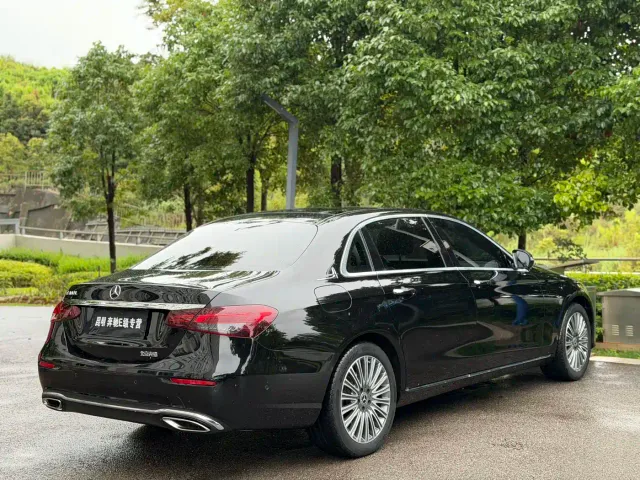 Mercedes-Benz E-Class — Фото автомобиля 7