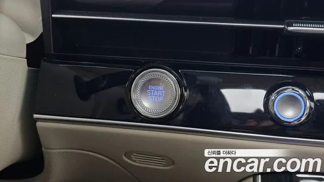 Genesis GV70 — Фото автомобиля 28