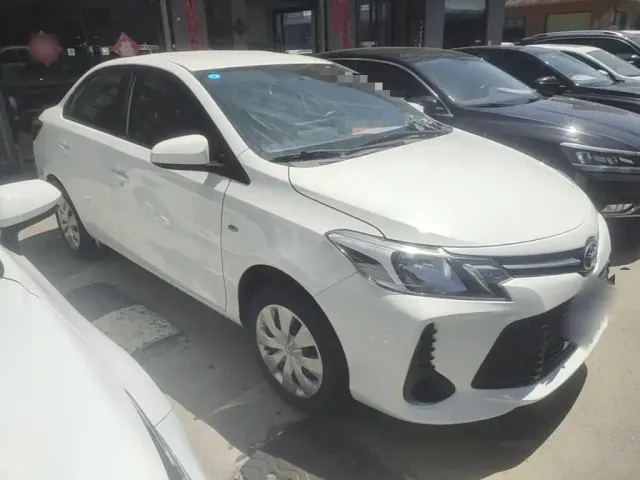Toyota Vios — Фото автомобиля 3