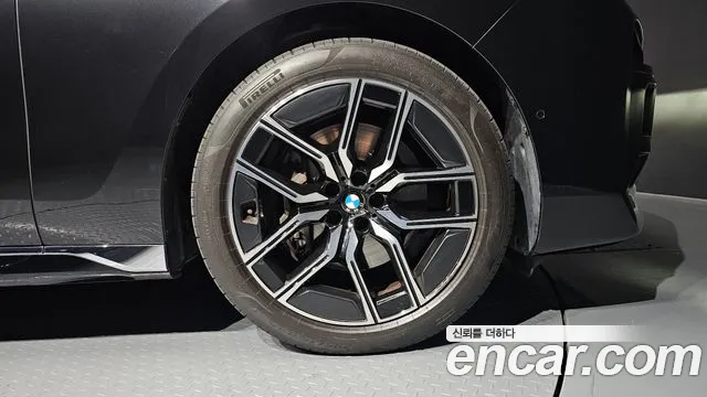 BMW 7 Series G70 — Фото автомобиля 6