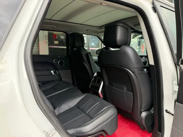 Land Rover Range Rover Sport — Фото автомобиля 6