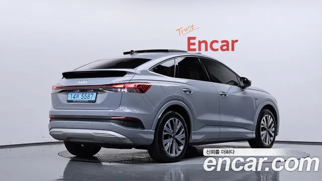 Audi Q4 e-tron F4 — Фото автомобиля 2