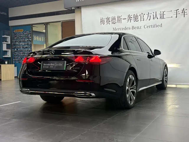 Mercedes-Benz E-Class — Фото автомобиля 7