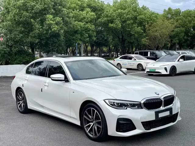 BMW BMW 3 Series 2022 320Li M Sport Package — Фото автомобиля 3