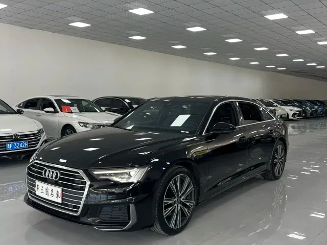 Фотография автомобиля — Audi A6L