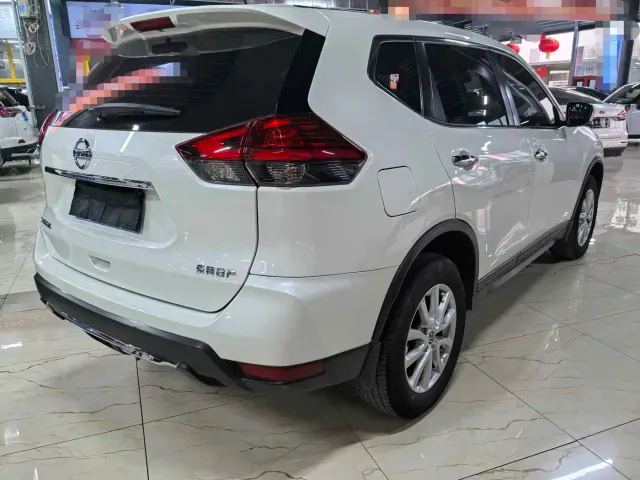 Nissan X-Trail — Фото автомобиля 6