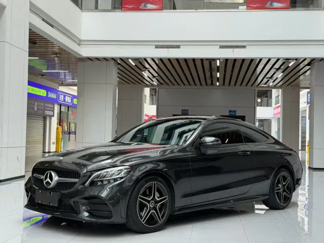 Фотография автомобиля — Mercedes-Benz C-Class