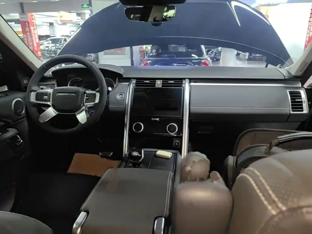 Land Rover Discovery — Фото автомобиля 9