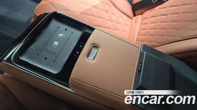 Mercedes-Benz S-Class — Фото автомобиля 25