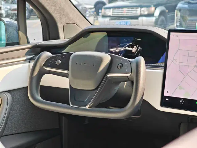 Tesla Model X — Фото автомобиля 4