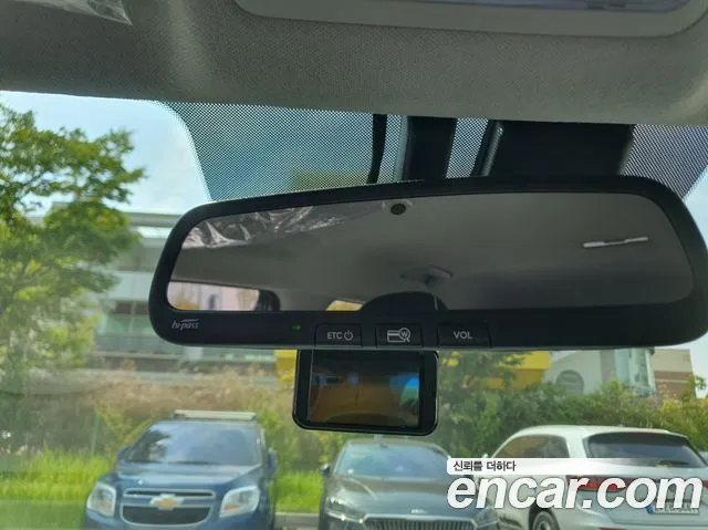 Hyundai Venue — Фото автомобиля 16