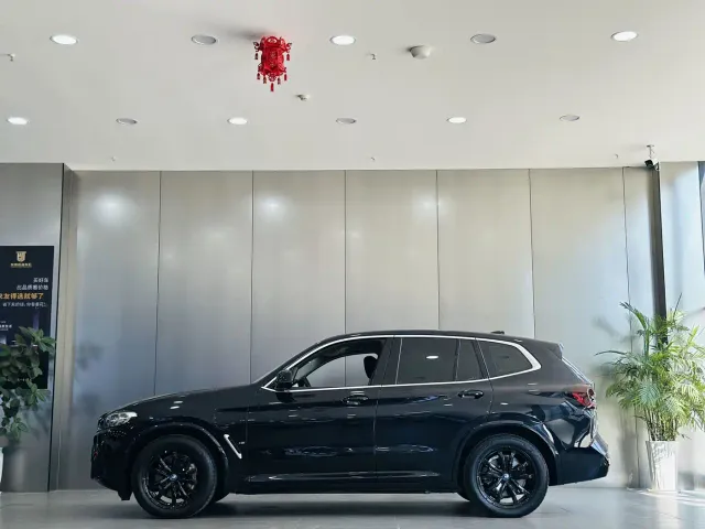 BMW iX3 — Фото автомобиля 15
