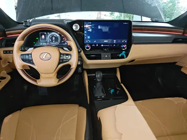 Lexus ES — Фото автомобиля 9