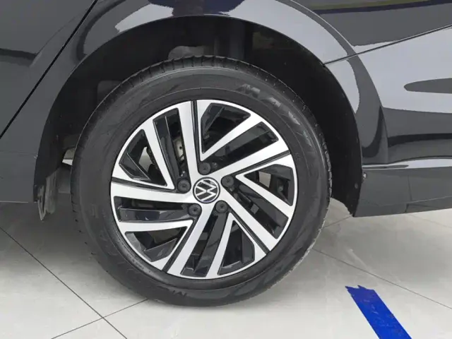 Volkswagen Lavida — Фото автомобиля 6