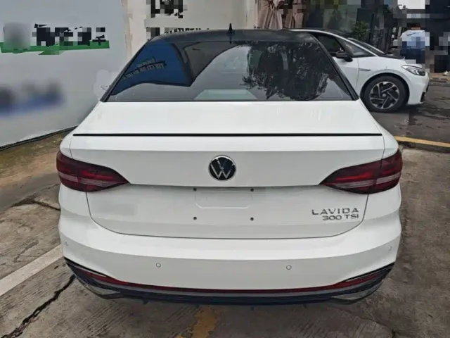Volkswagen Lavida — Фото автомобиля 5