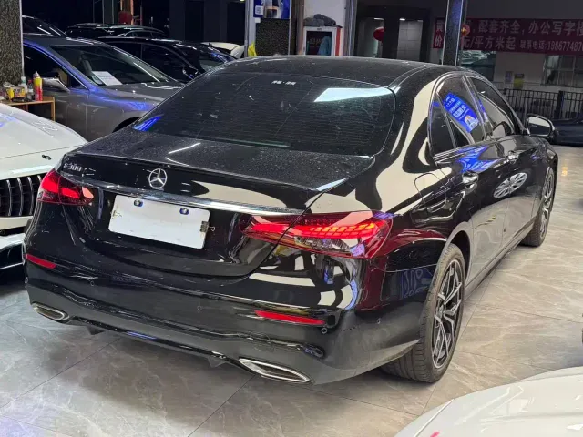 Mercedes-Benz E-Class — Фото автомобиля 10