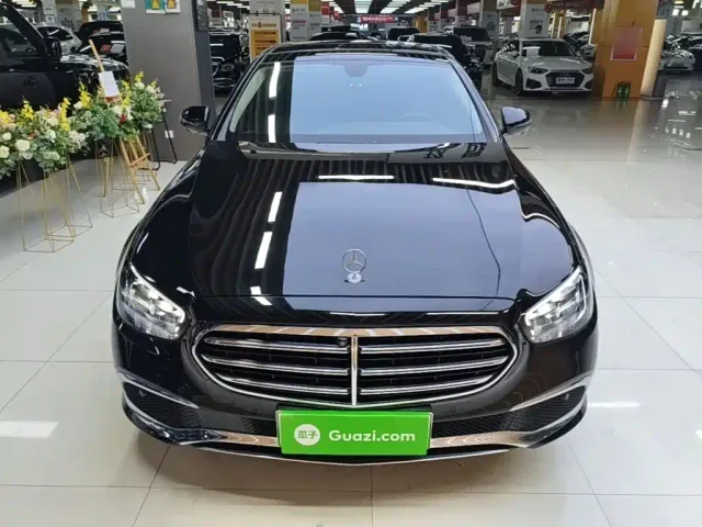 Mercedes-Benz E-Class — Фото автомобиля 2