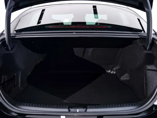 Mercedes-Benz E-Class — Фото автомобиля 30