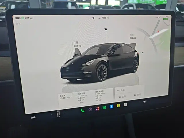 Tesla Model Y — Фото автомобиля 11