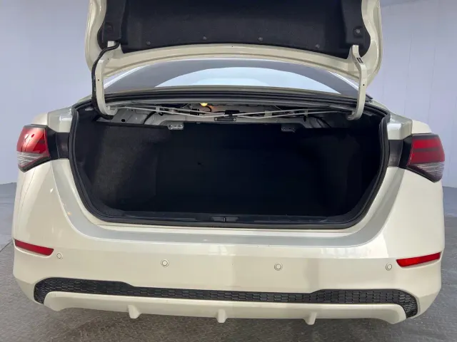 Nissan Sylphy — Фото автомобиля 20