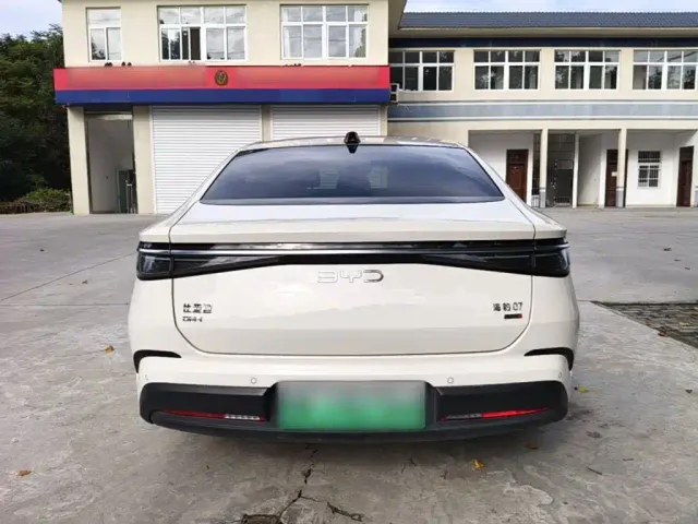 BYD Seal 07 DM-i — Фото автомобиля 5