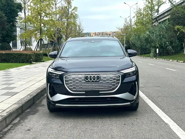 Audi Q4 e-tron — Фото автомобиля 2