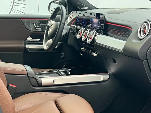 Mercedes-Benz EQB — Фото автомобиля 11