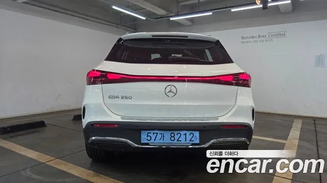 Mercedes-Benz EQA — Фото автомобиля 2