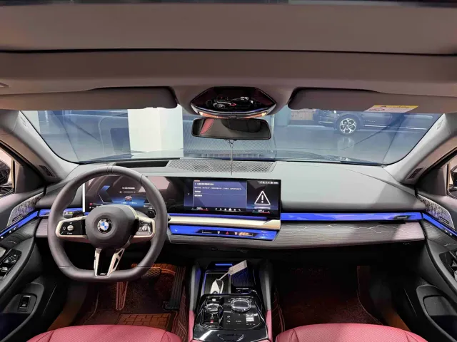 BMW 5 Series — Фото автомобиля 19