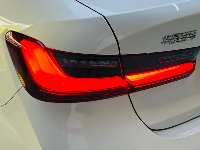 BMW 3 Series — Фото автомобиля 18