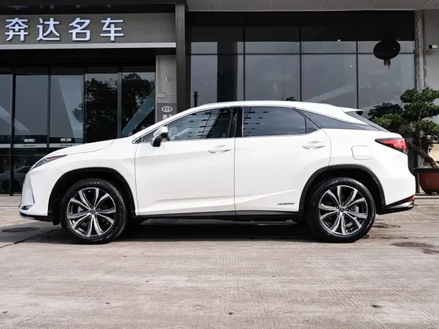 Lexus RX — Фото автомобиля 4